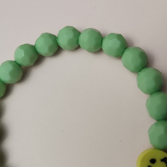 #11 Green Face Beaded Bracelet 7inches - Picture 3 of 4